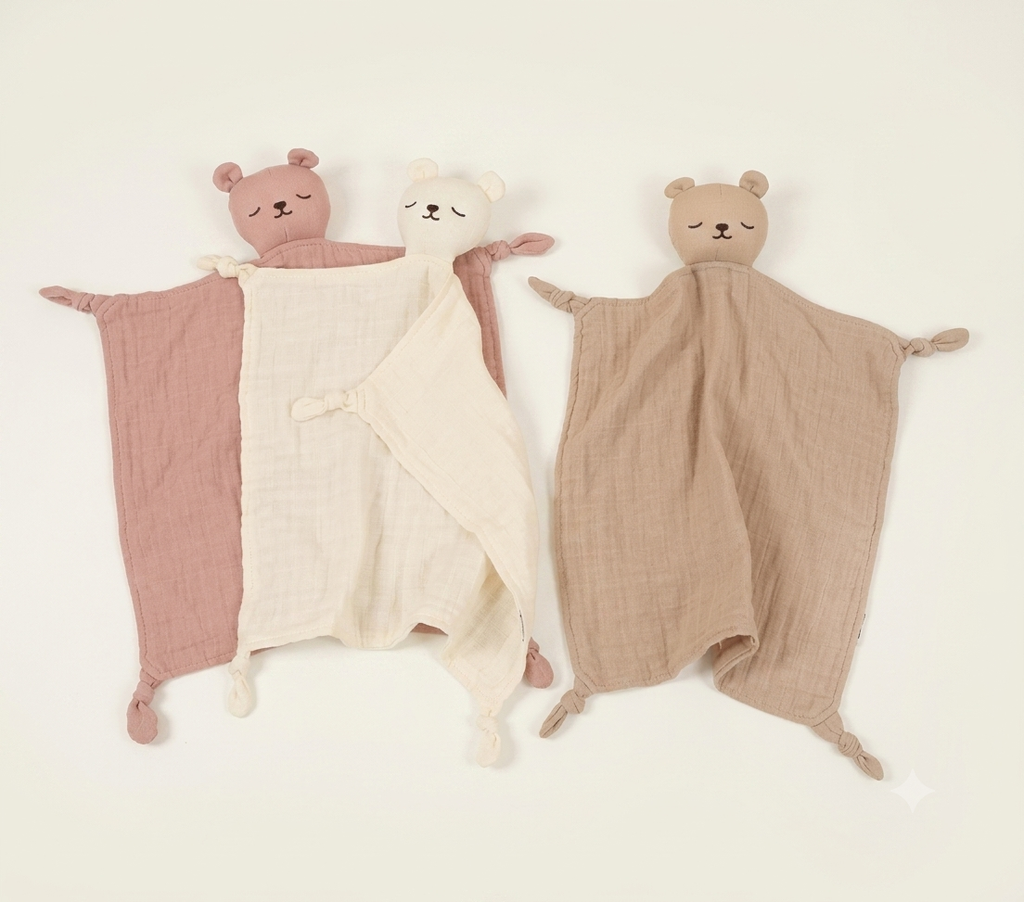 🧸 MamaNest™ Snuggle Bear Comforter